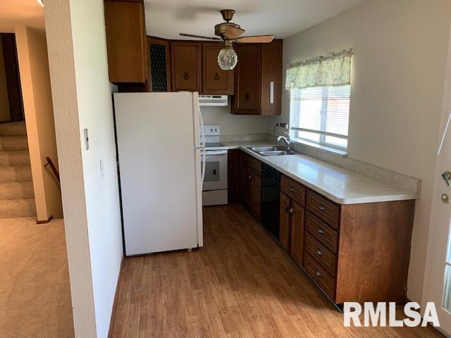 2208 Winnebago Drive Springfield, IL 62702 - Photo 9 of 25 Gallery Image 9