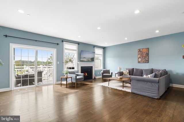 $670,000 | 107 Corvus Circle, Springfield, PA 19064