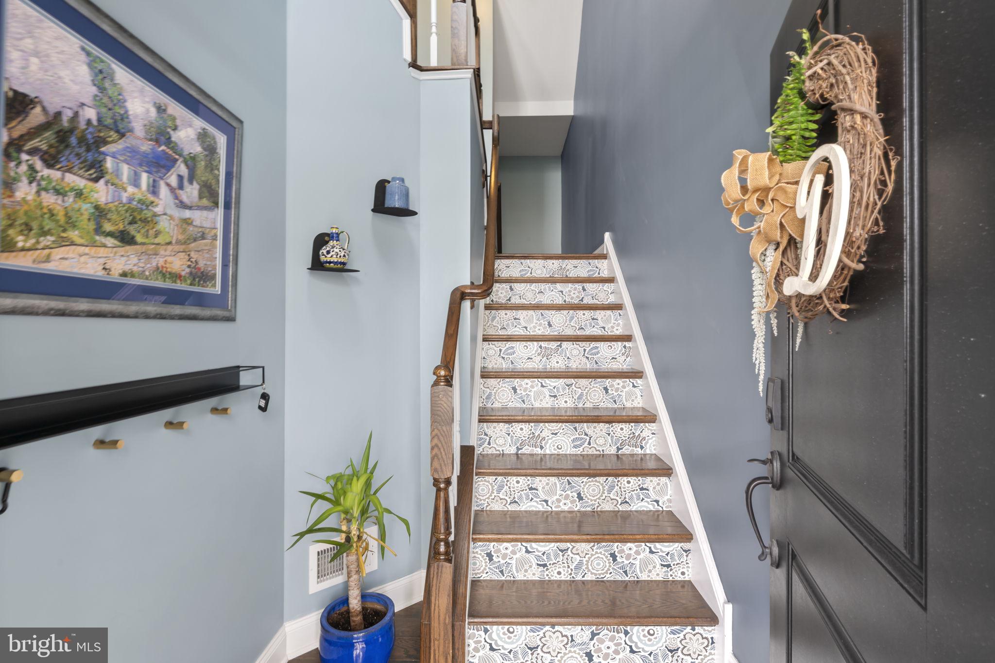 107 Corvus Circle Springfield, PA 19064 - Photo 4 of 51 Foyer