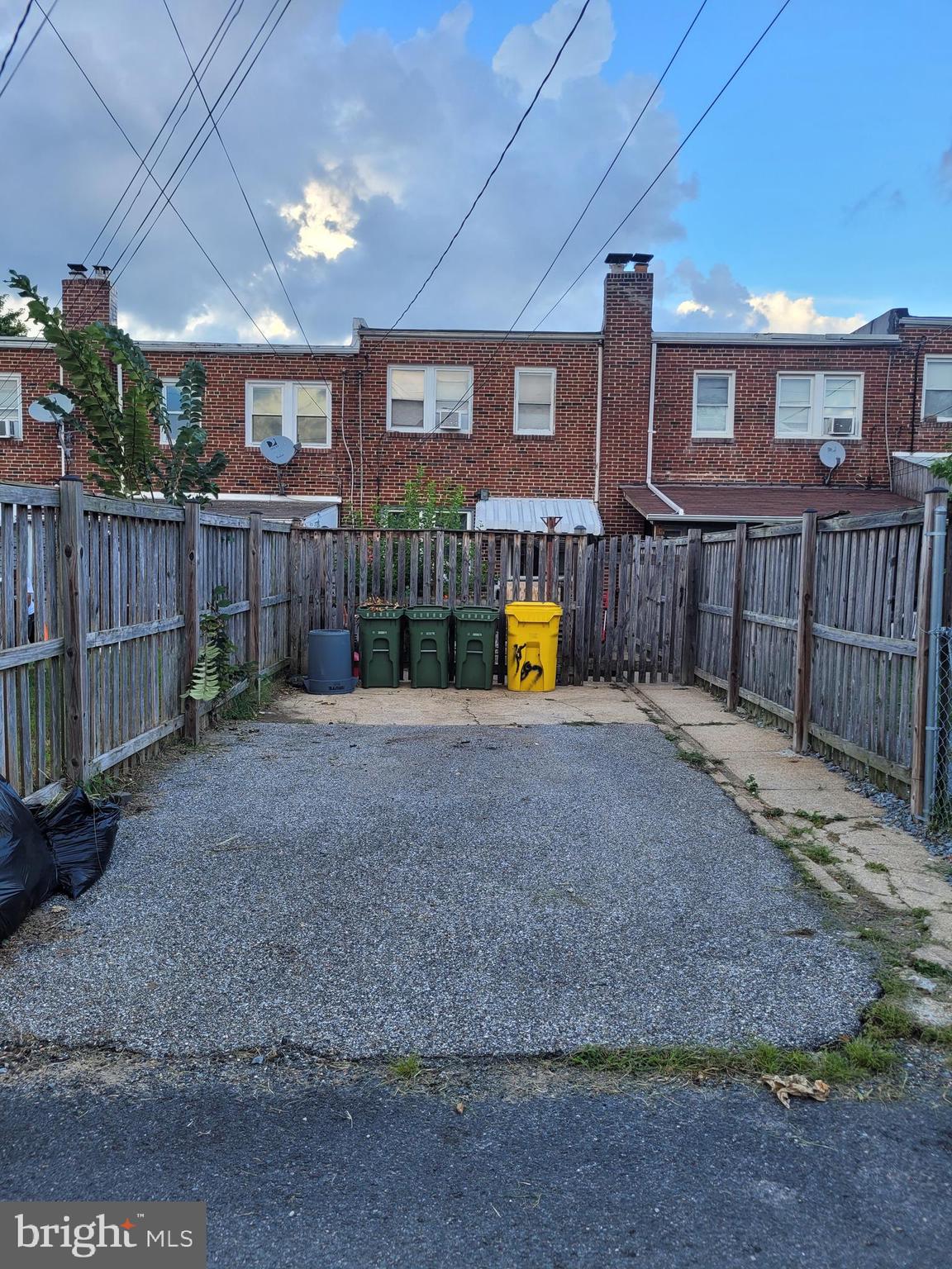 187 West Meadow Road Baltimore, MD 21225 - Photo 3 of 19 Parking pad, enough for 2 cars