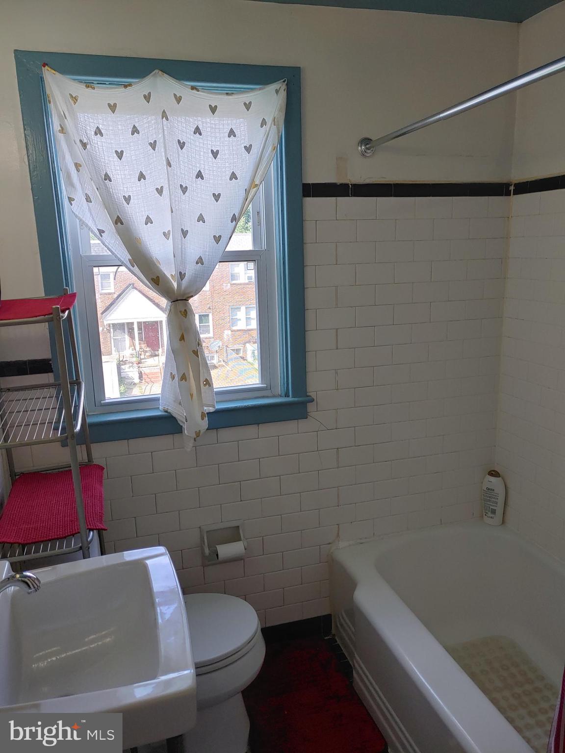 187 West Meadow Road Baltimore, MD 21225 - Photo 10 of 19 Full bath