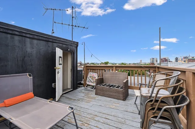 a picture of city view