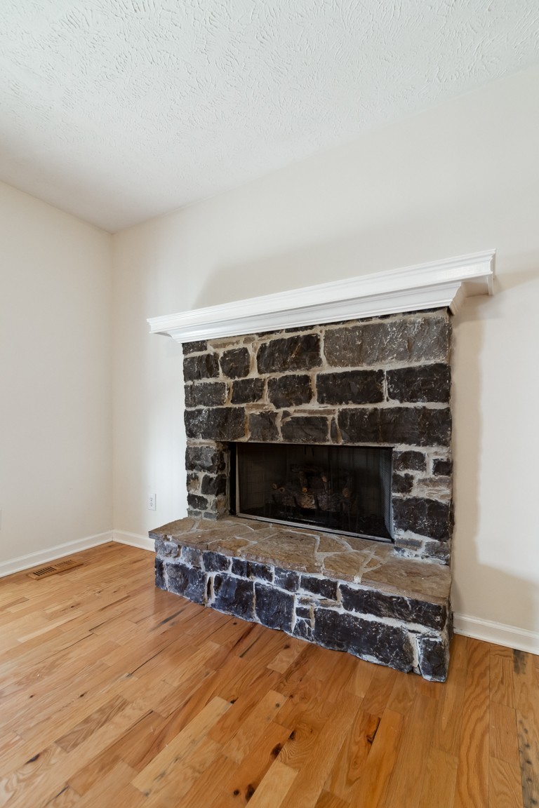 1064 Fannie Nicholson Road Chapmansboro, TN 37035 - Photo 5 of 45 Gallery Image 5