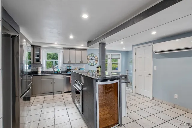 $650,000 | 7467 West Murray Drive, Cicero, NY 13039