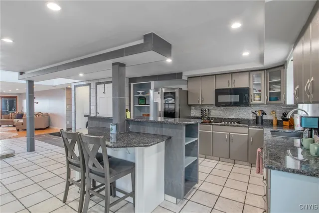 $650,000 | 7467 West Murray Drive, Cicero, NY 13039