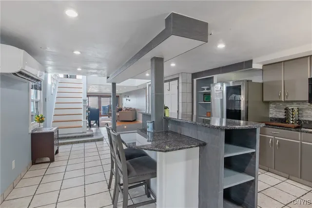 $650,000 | 7467 West Murray Drive, Cicero, NY 13039