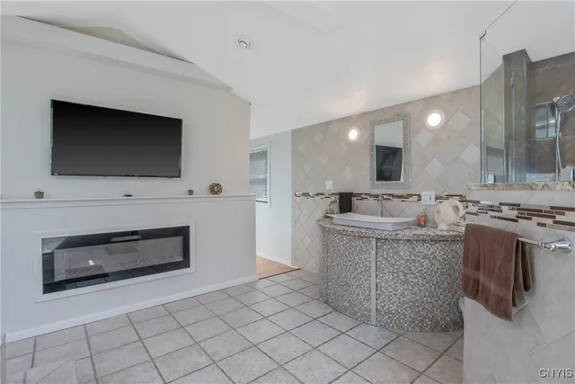 $650,000 | 7467 West Murray Drive, Cicero, NY 13039