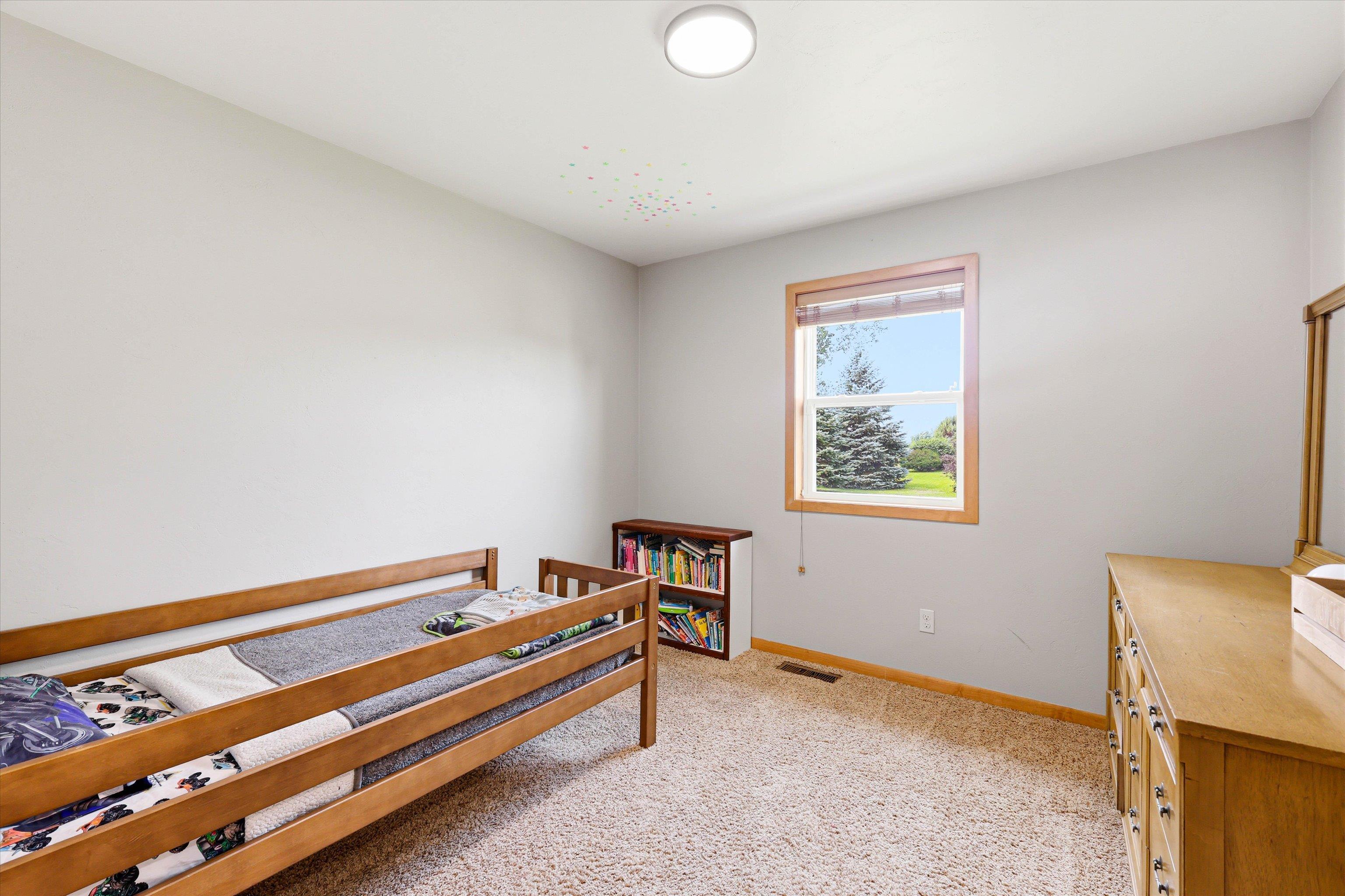 N9433 Evan Street Appleton, WI 54915 - Photo 11 of 24
