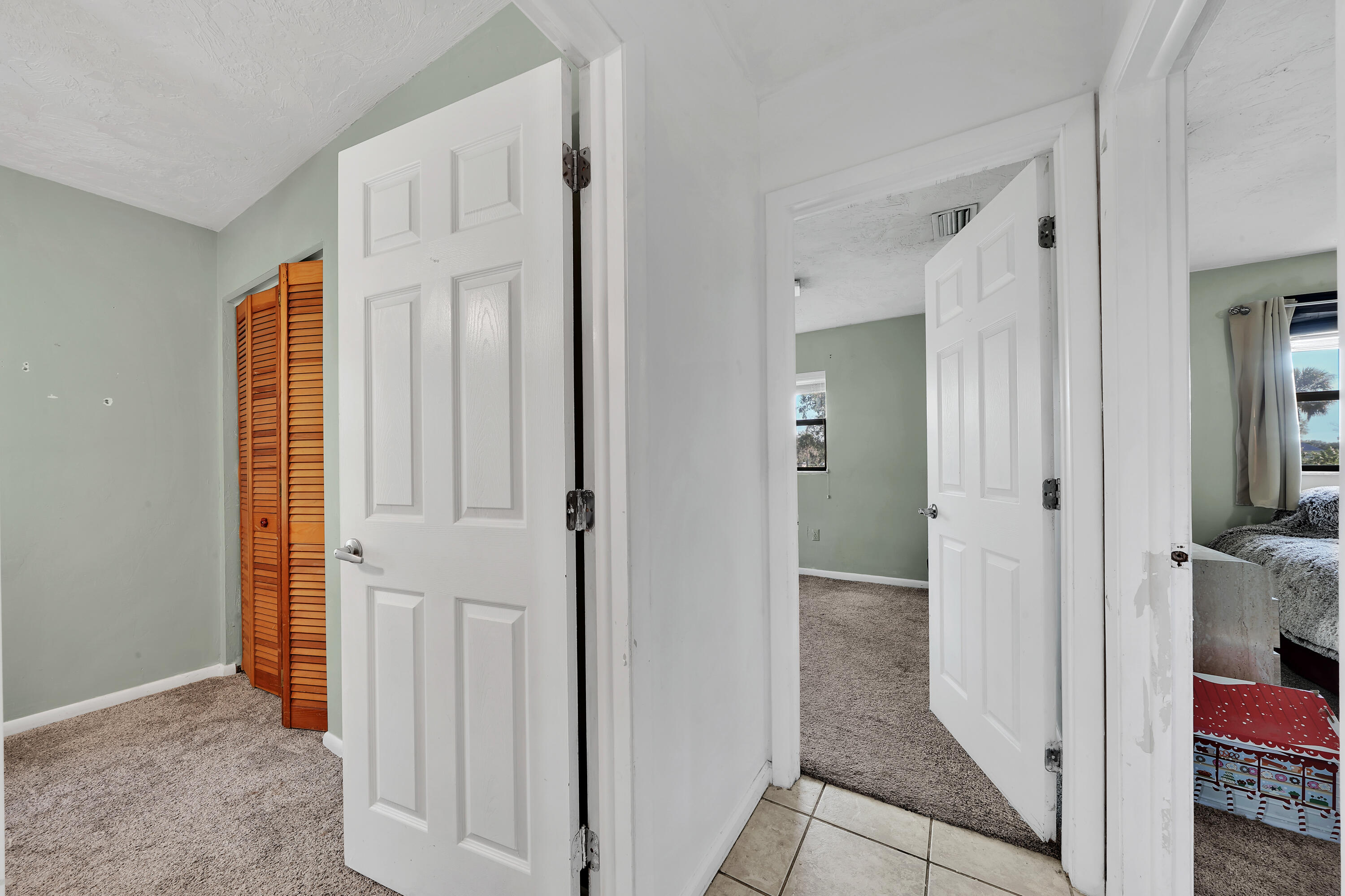 1031 Southwest 24th Avenue Okeechobee, FL 34974 - Photo 18 of 26 9 Bedrooms