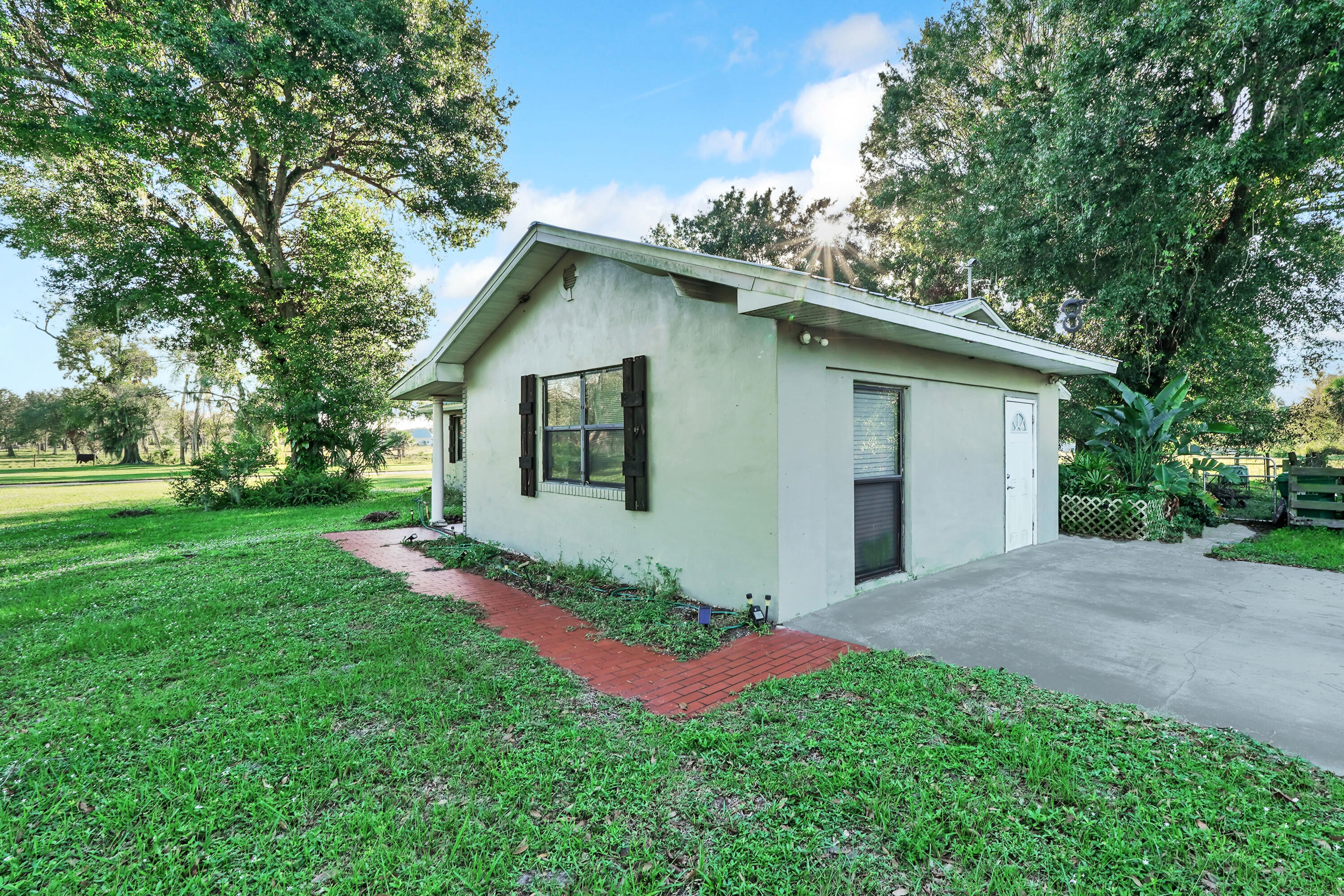 1031 Southwest 24th Avenue Okeechobee, FL 34974 - Photo 5 of 26 2 Exteriors (3)