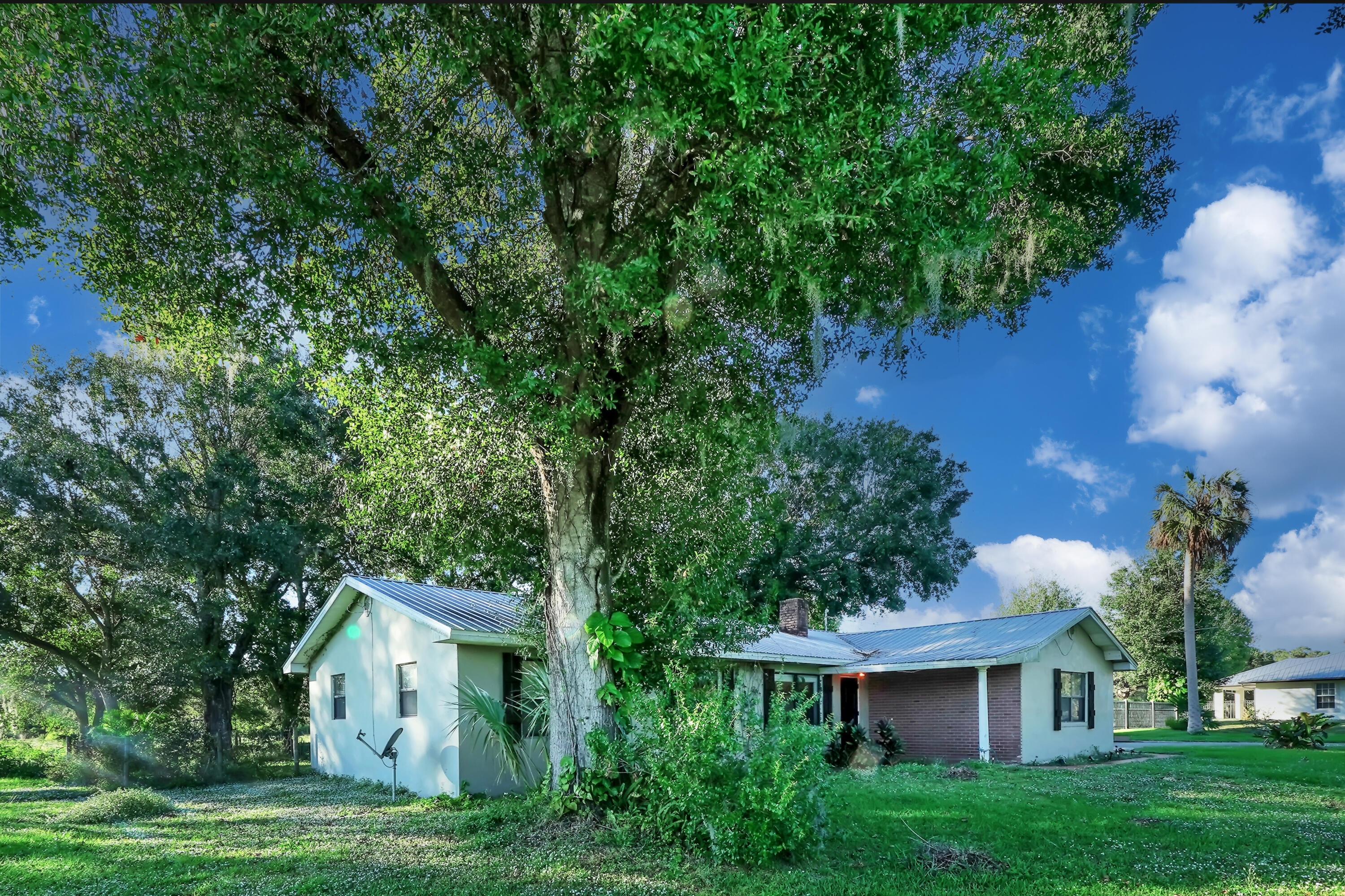 1031 Southwest 24th Avenue Okeechobee, FL 34974 - Photo 6 of 26 2 Exteriors (4)