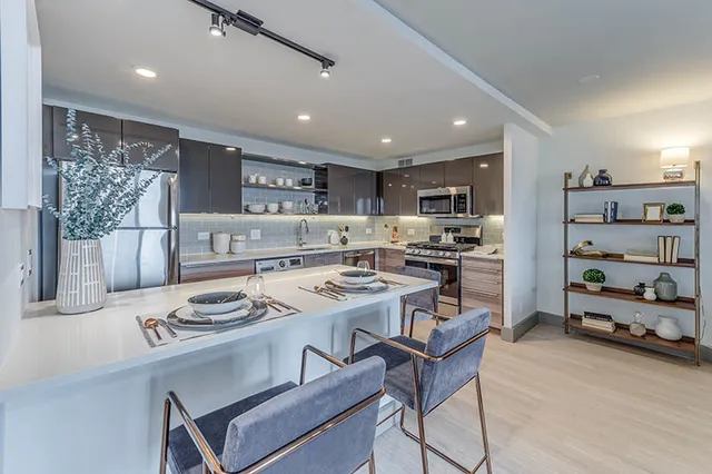 $2,607 | 2233 South Highland Avenue, Unit H0801, Lombard, IL 60148