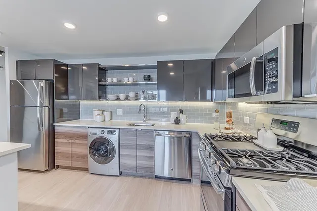 $2,607 | 2233 South Highland Avenue, Unit H0801, Lombard, IL 60148