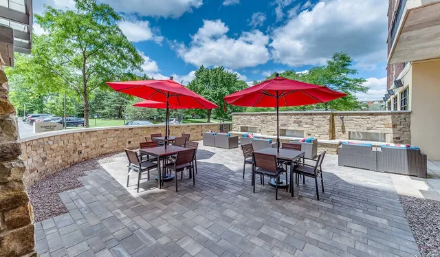 $2,607 | 2233 South Highland Avenue, Unit H0801, Lombard, IL 60148