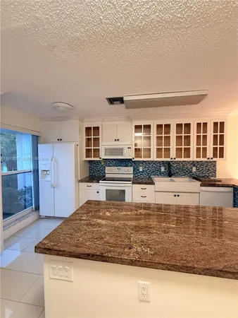 $2,100 | 13741 Flora Place, Unit B, Delray Beach, FL 33484
