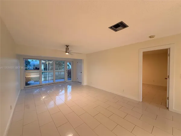 $2,100 | 13741 Flora Place, Unit B, Delray Beach, FL 33484