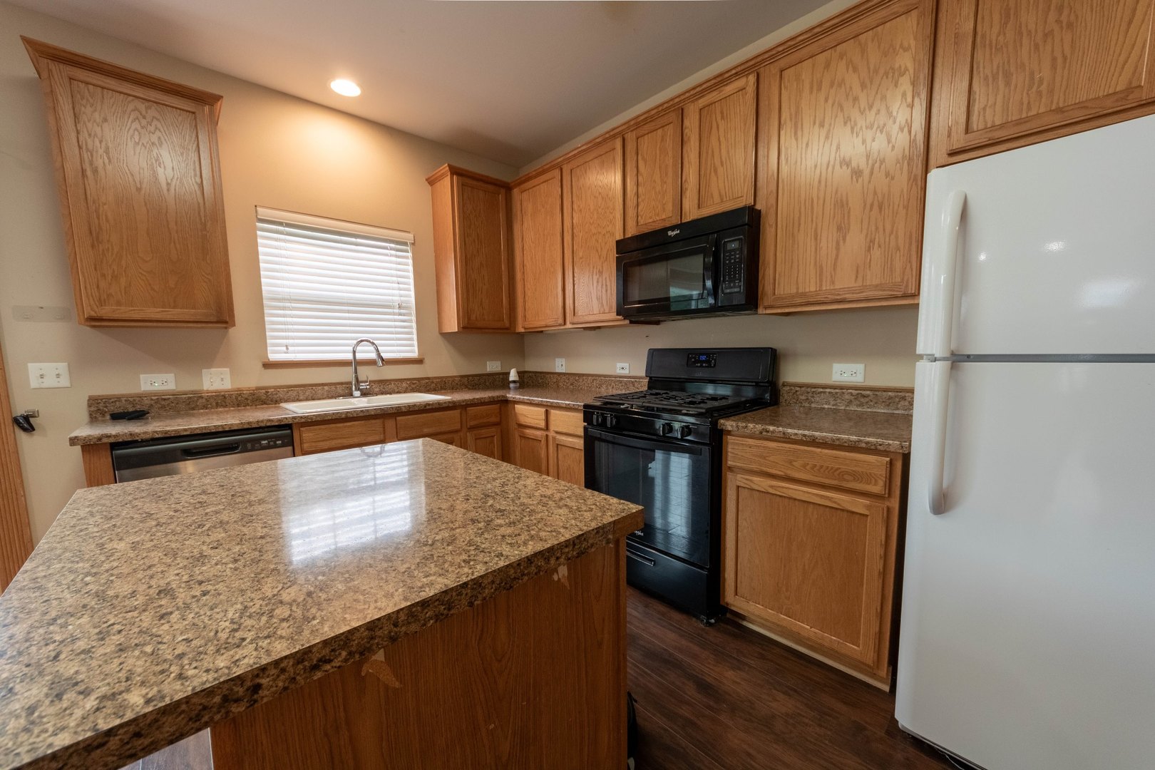 2478 Red Hawk Ridge Court Aurora, IL 60503 - Photo 3 of 18 Gallery Image 3