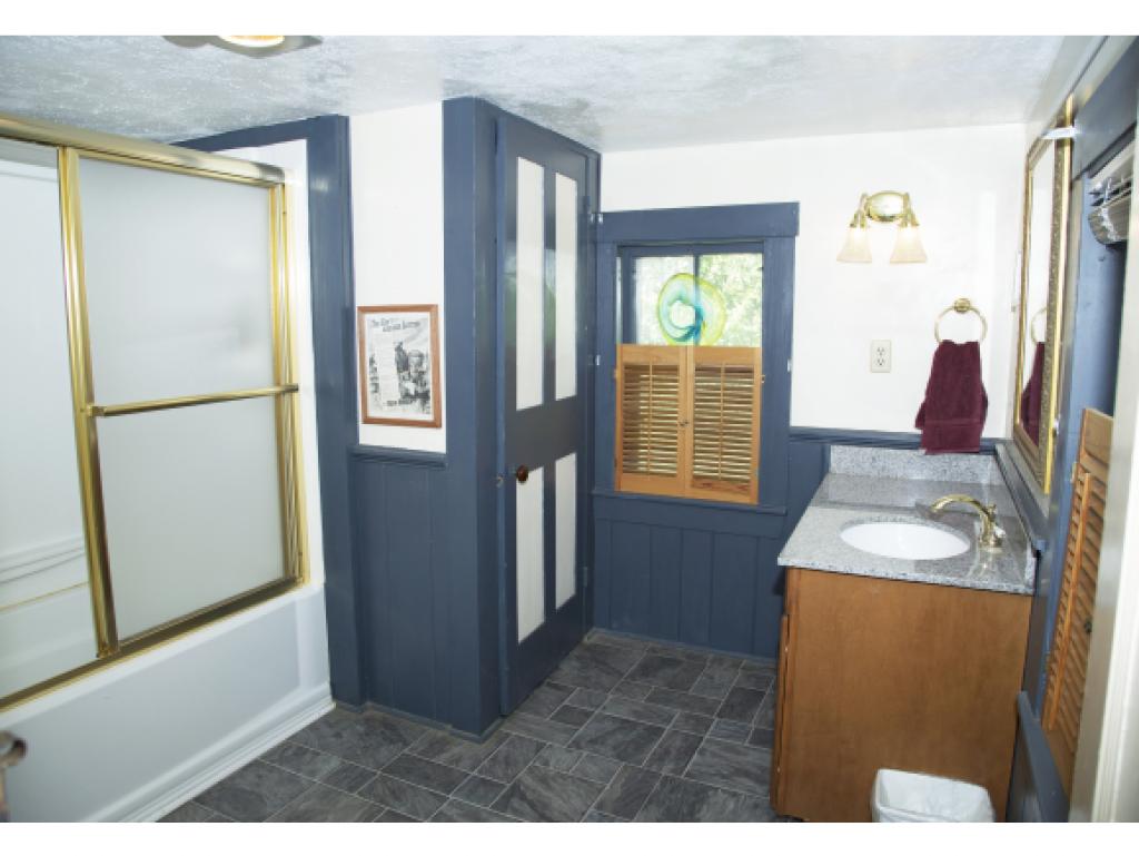 102 Chester Road Fremont, NH 03044 - Photo 21 of 32