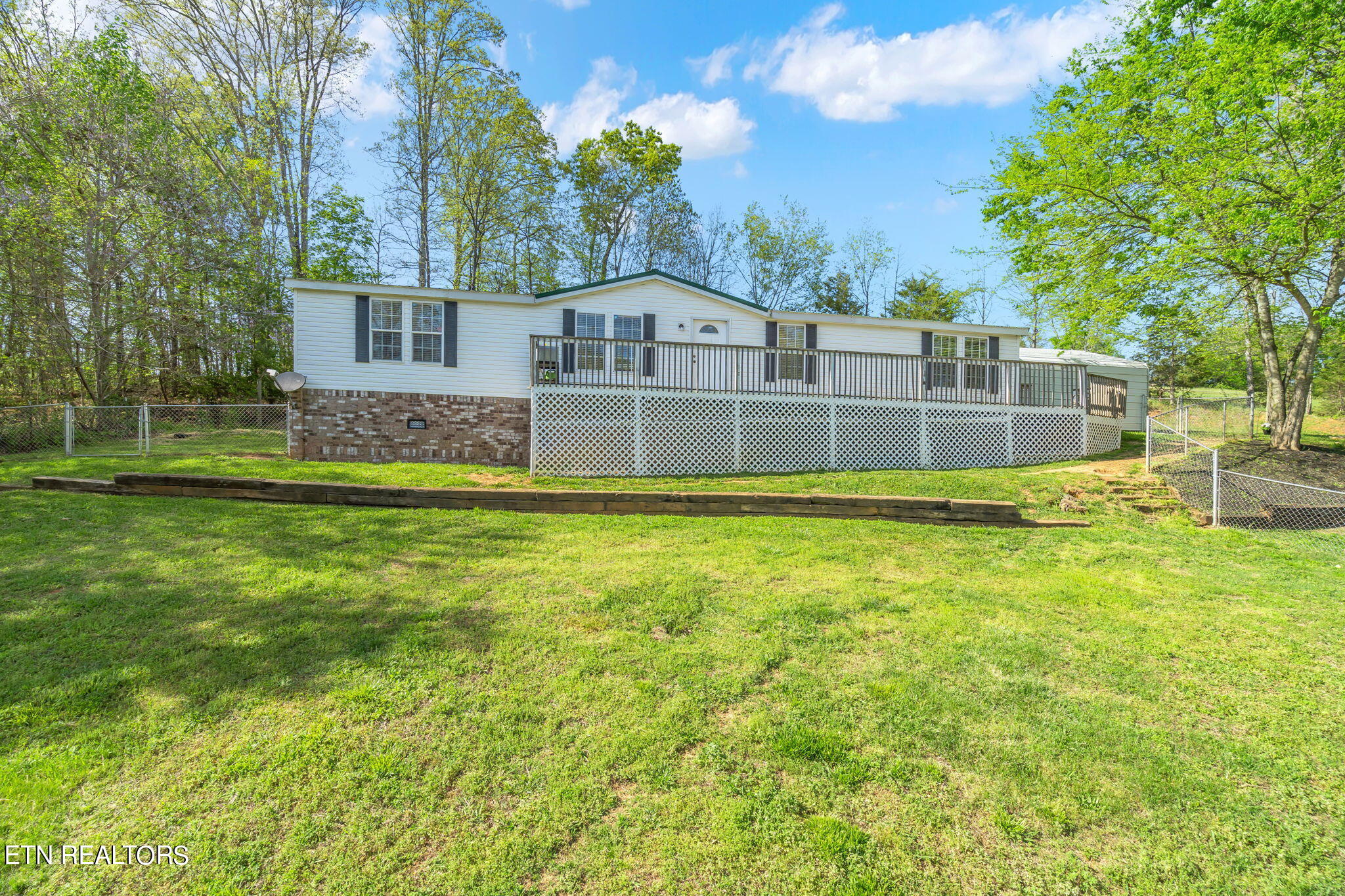 3-web-or-mls-1205 Peterson Rd-4