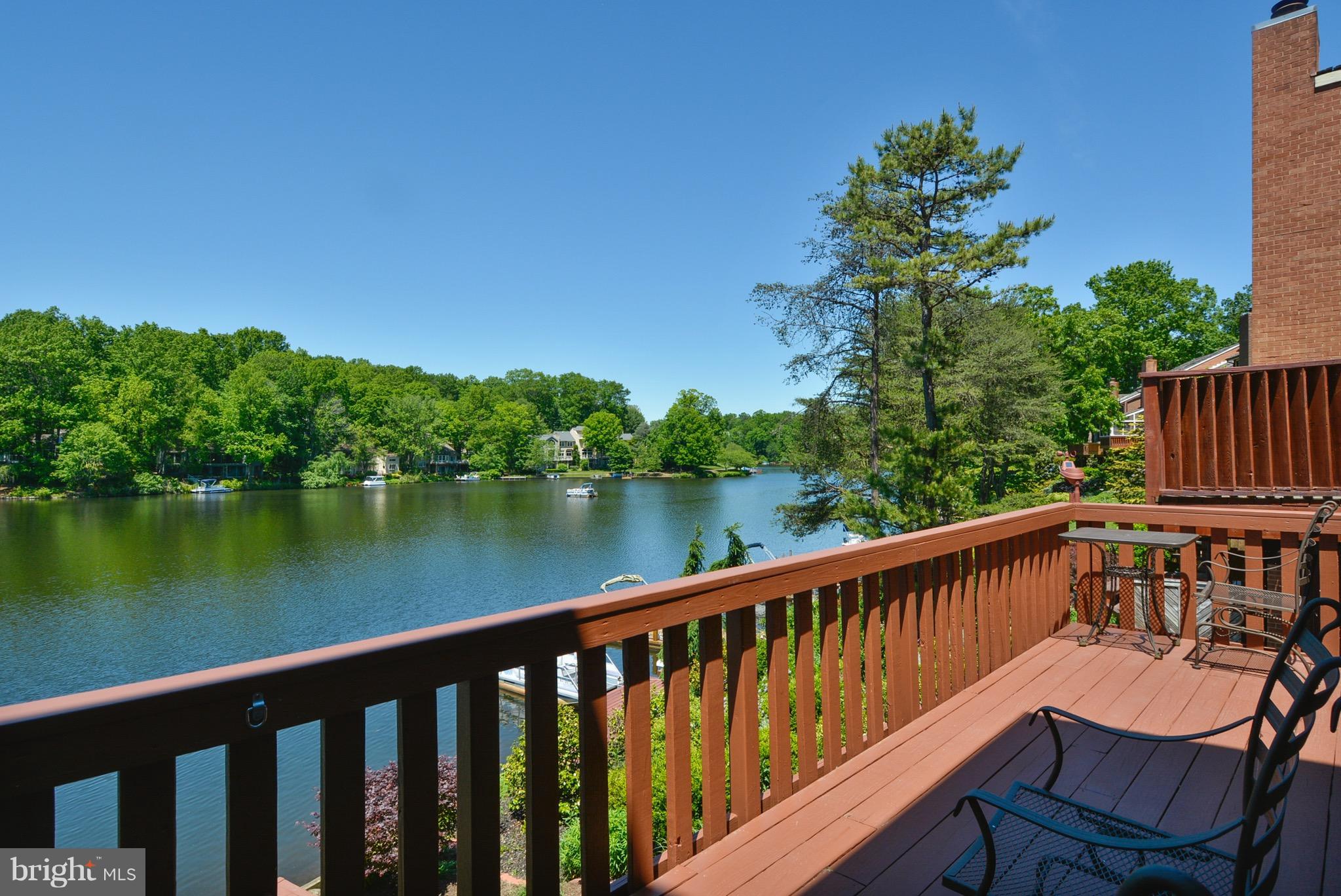 11092 Thrush Ridge Road Reston, VA 20191 - Photo 20 of 29 Upper Level Deck