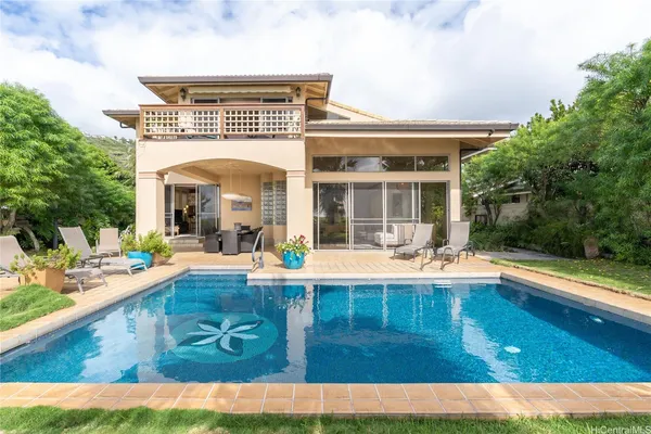 $9,500 | 5577 Kalanianaʻole Highway, Honolulu, HI 96821