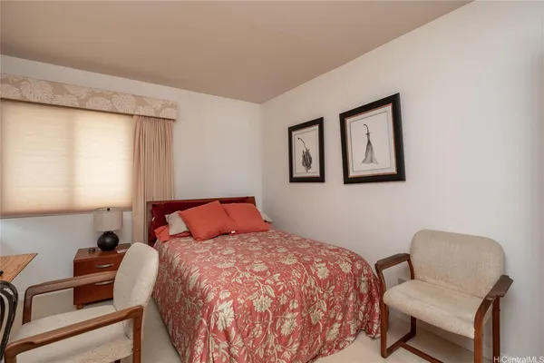 $9,500 | 5577 Kalanianaʻole Highway, Honolulu, HI 96821