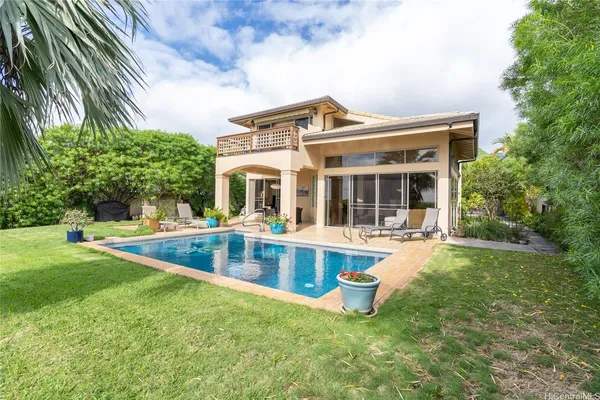 $9,500 | 5577 Kalanianaʻole Highway, Honolulu, HI 96821