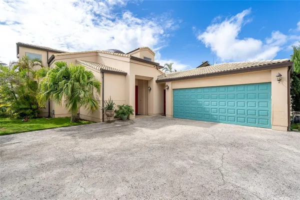 $9,500 | 5577 Kalanianaʻole Highway, Honolulu, HI 96821