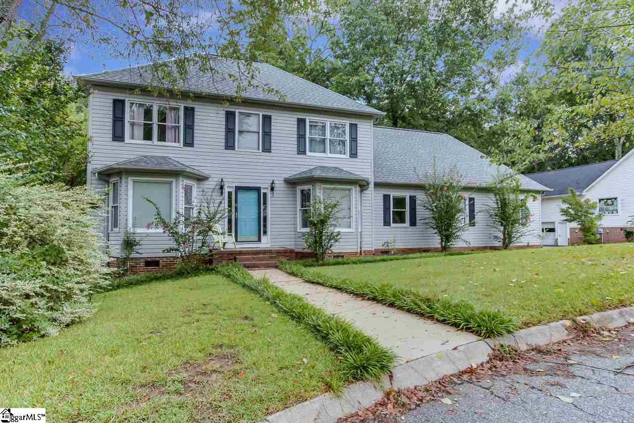 136 Emerald Way Simpsonville, SC 29681 - Photo 1 of 35 Gallery Image 1