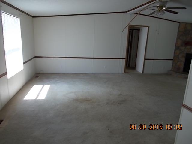 1973 South Commerce Road Watertown, TN 37184 - Photo 4 of 22 a view of empty room