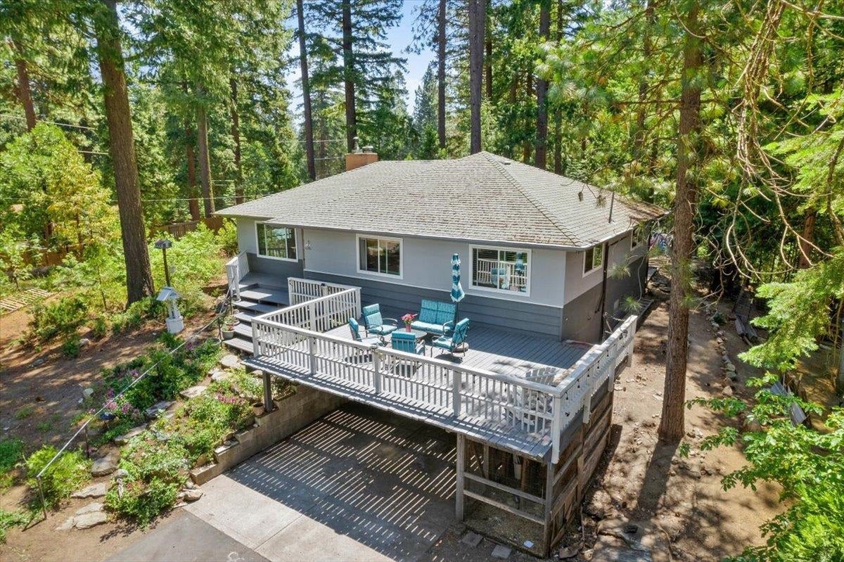 2209 Davis Place Road Mount Shasta, CA 96067 - Photo 5 of 29 Gallery Image 5