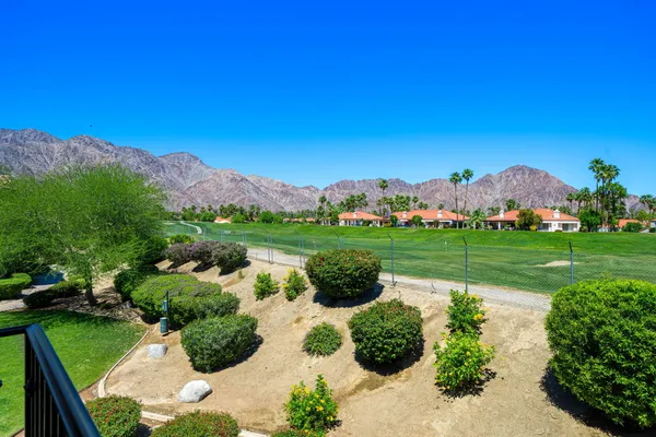 $299,000 | 50610 Santa Rosa Plaza, Unit 6, La Quinta, CA 92253