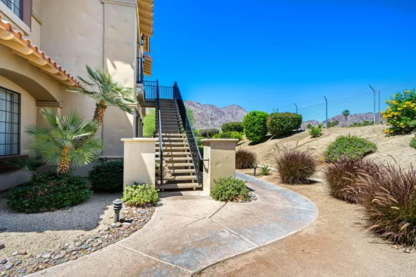 $299,000 | 50610 Santa Rosa Plaza, Unit 6, La Quinta, CA 92253
