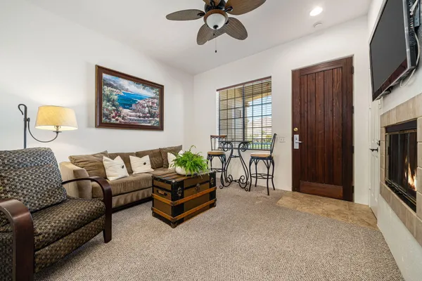 $299,000 | 50610 Santa Rosa Plaza, Unit 6, La Quinta, CA 92253