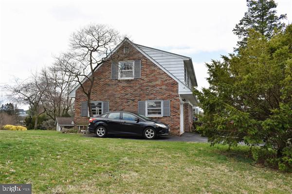 1035 Nissley Road Lancaster, PA 17601 - Photo 3 of 24