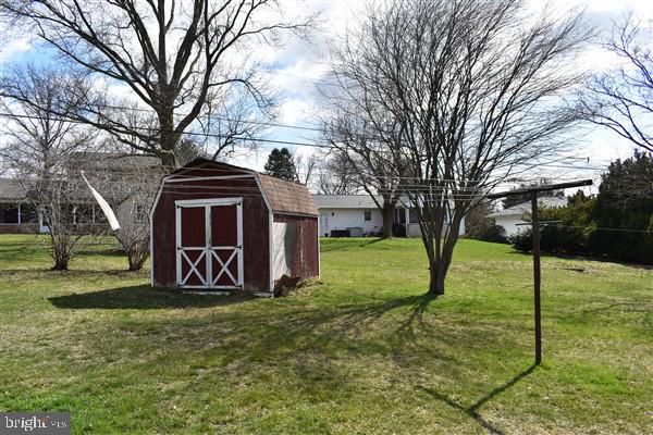 1035 Nissley Road Lancaster, PA 17601 - Photo 6 of 24