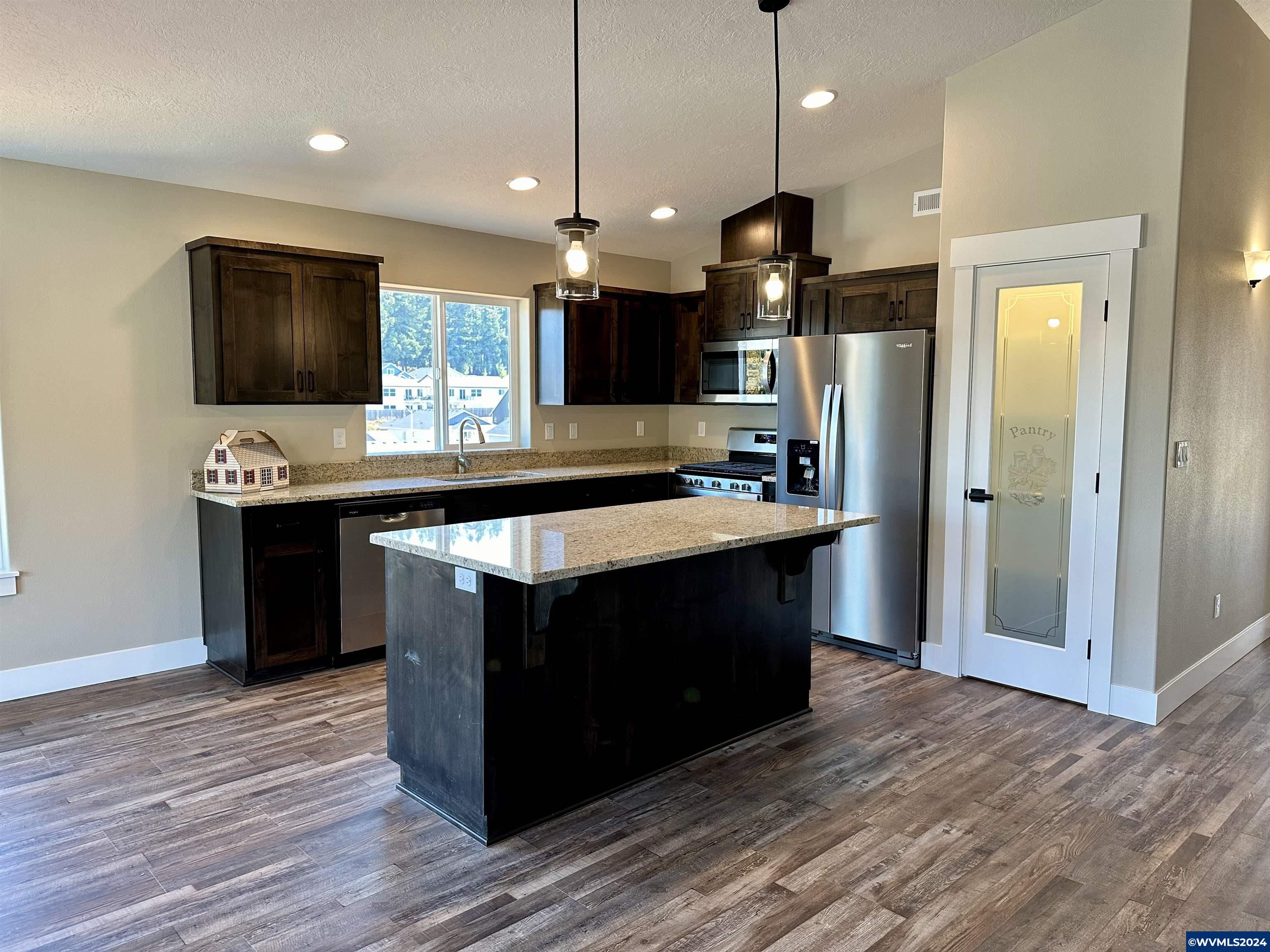 5618 Jeremy Vly Road Southeast Salem, OR 97306 - Photo 8 of 25 Gallery Image 8