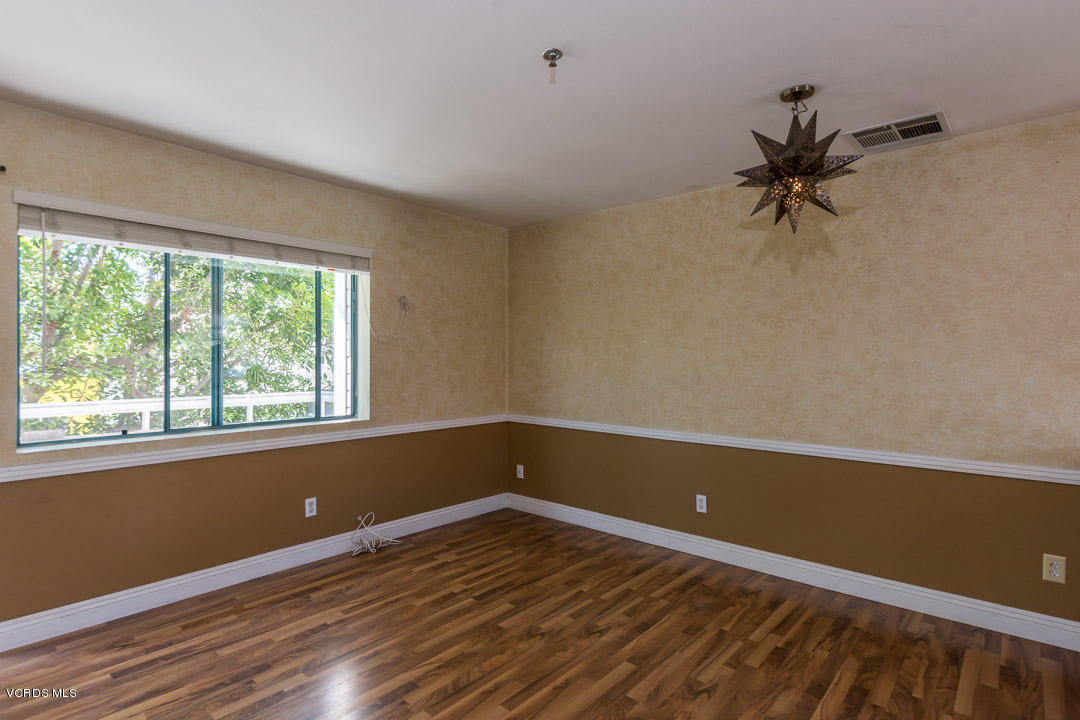 877 South B Street Oxnard, CA 93030 - Photo 2 of 23 mls-9