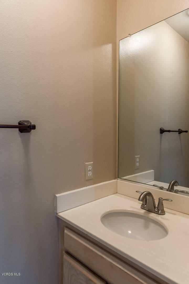 877 South B Street Oxnard, CA 93030 - Photo 16 of 23 mls-15