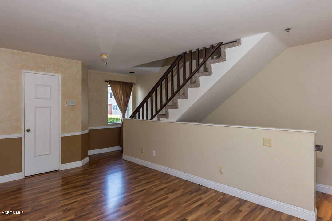 877 South B Street Oxnard, CA 93030 - Photo 4 of 23 mls-14