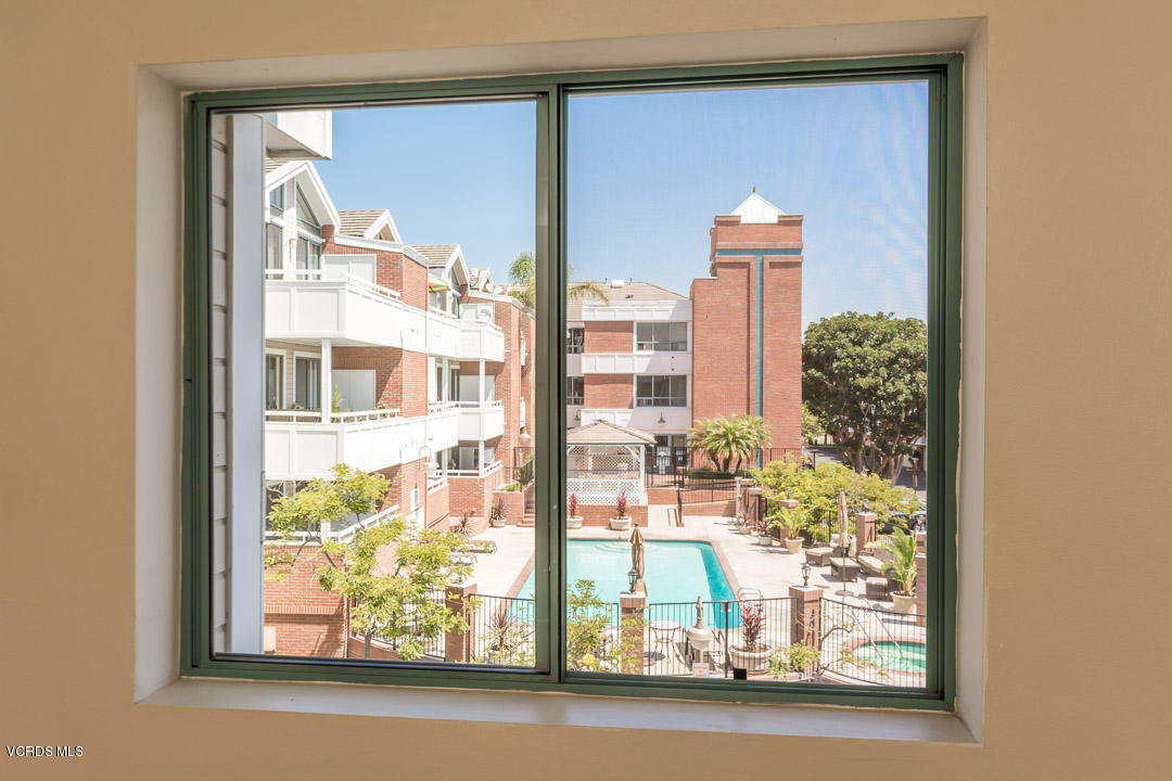 877 South B Street Oxnard, CA 93030 - Photo 6 of 23 mls-7