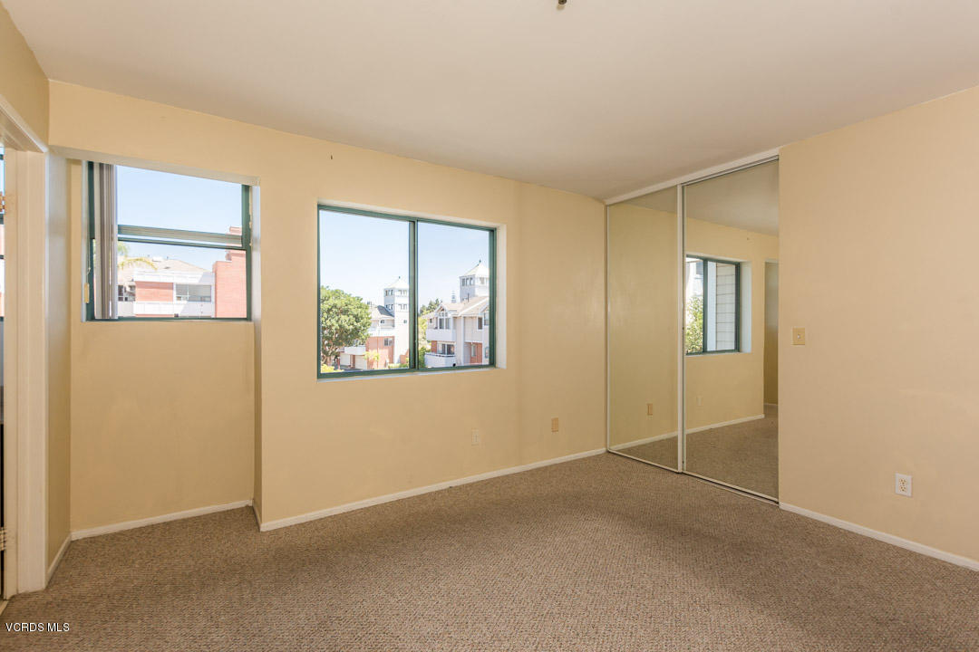 877 South B Street Oxnard, CA 93030 - Photo 9 of 23 mls-5