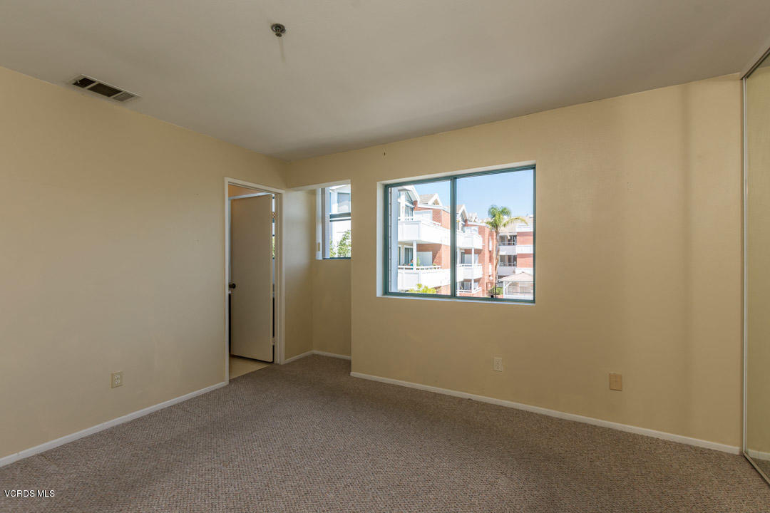 877 South B Street Oxnard, CA 93030 - Photo 10 of 23 mls-4