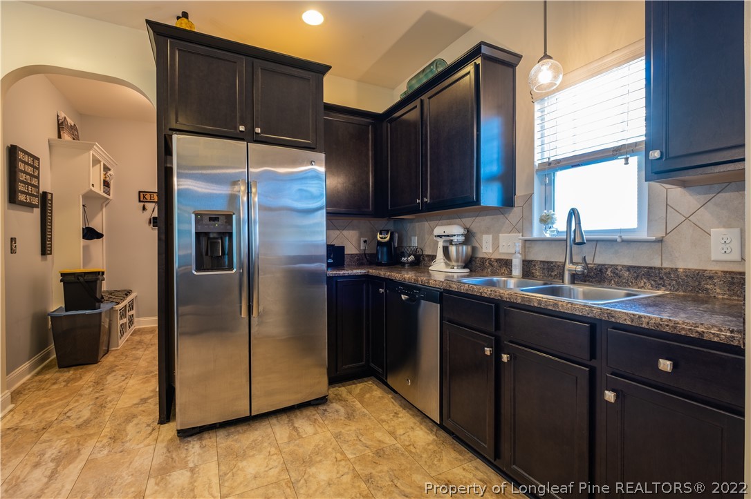3921 Racking Horse Road Hope Mills, NC 28348 - Photo 6 of 40 Gallery Image 6