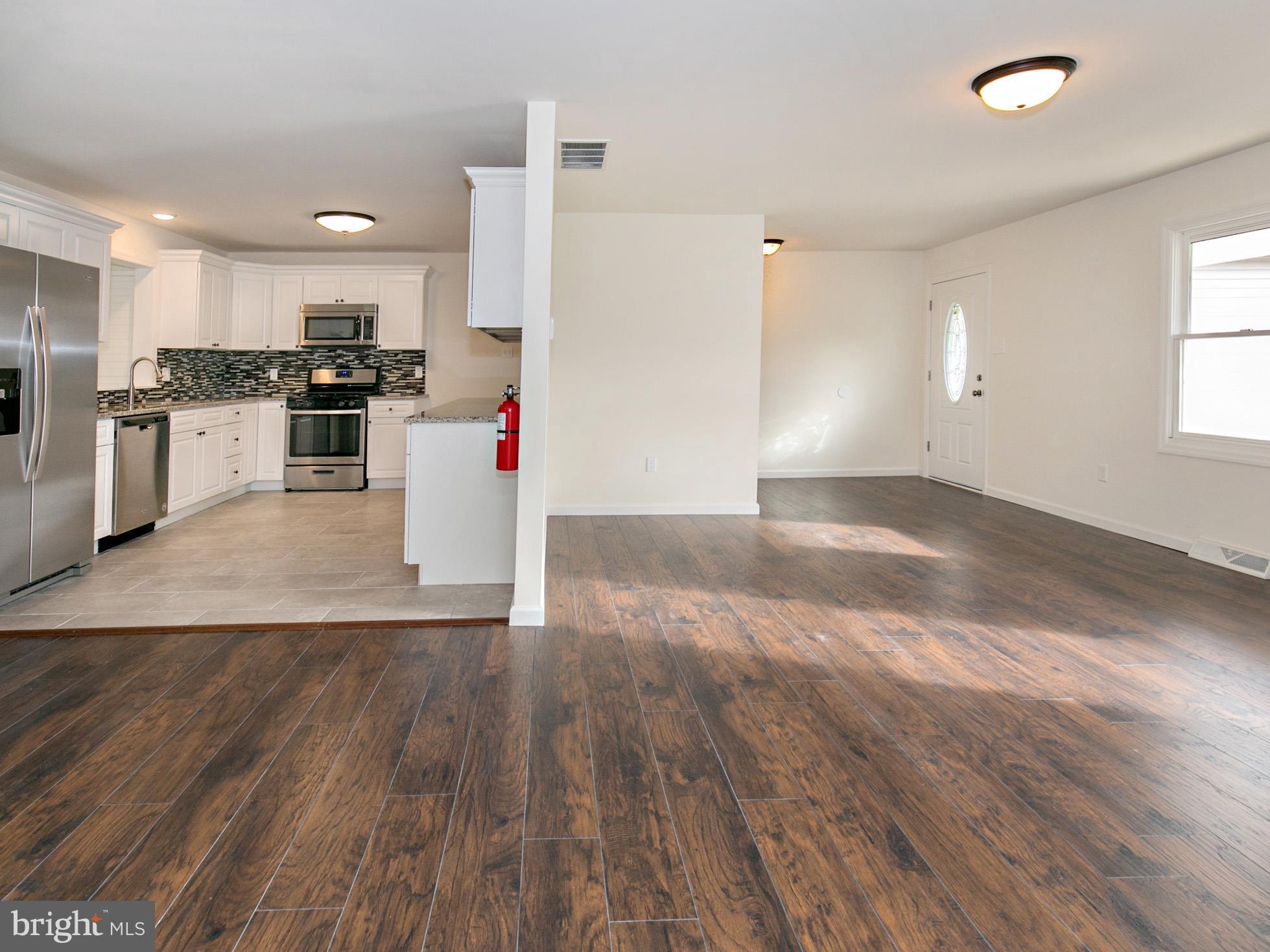 130 Timberman Road Woodstown, NJ 08098 - Photo 7 of 22 Dining area and Kitchen
