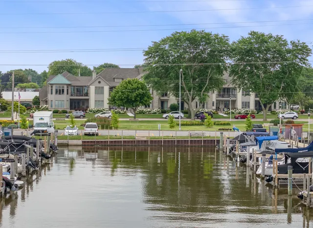 $650,000 | 290 Harbor View Drive, Fond du Lac, WI 54935