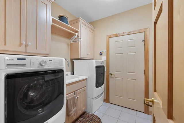 $650,000 | 290 Harbor View Drive, Fond du Lac, WI 54935