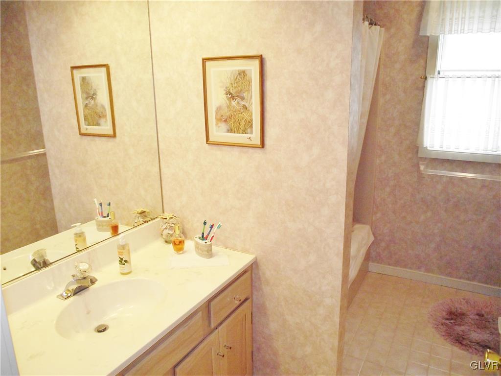 4370 East Texas Road Allentown, PA 18103 - Photo 20 of 30 Gallery Image 20