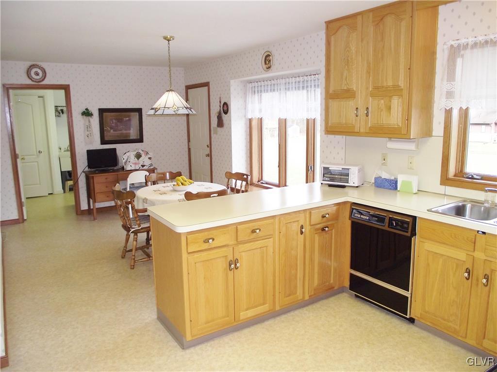 4370 East Texas Road Allentown, PA 18103 - Photo 8 of 30 Gallery Image 8