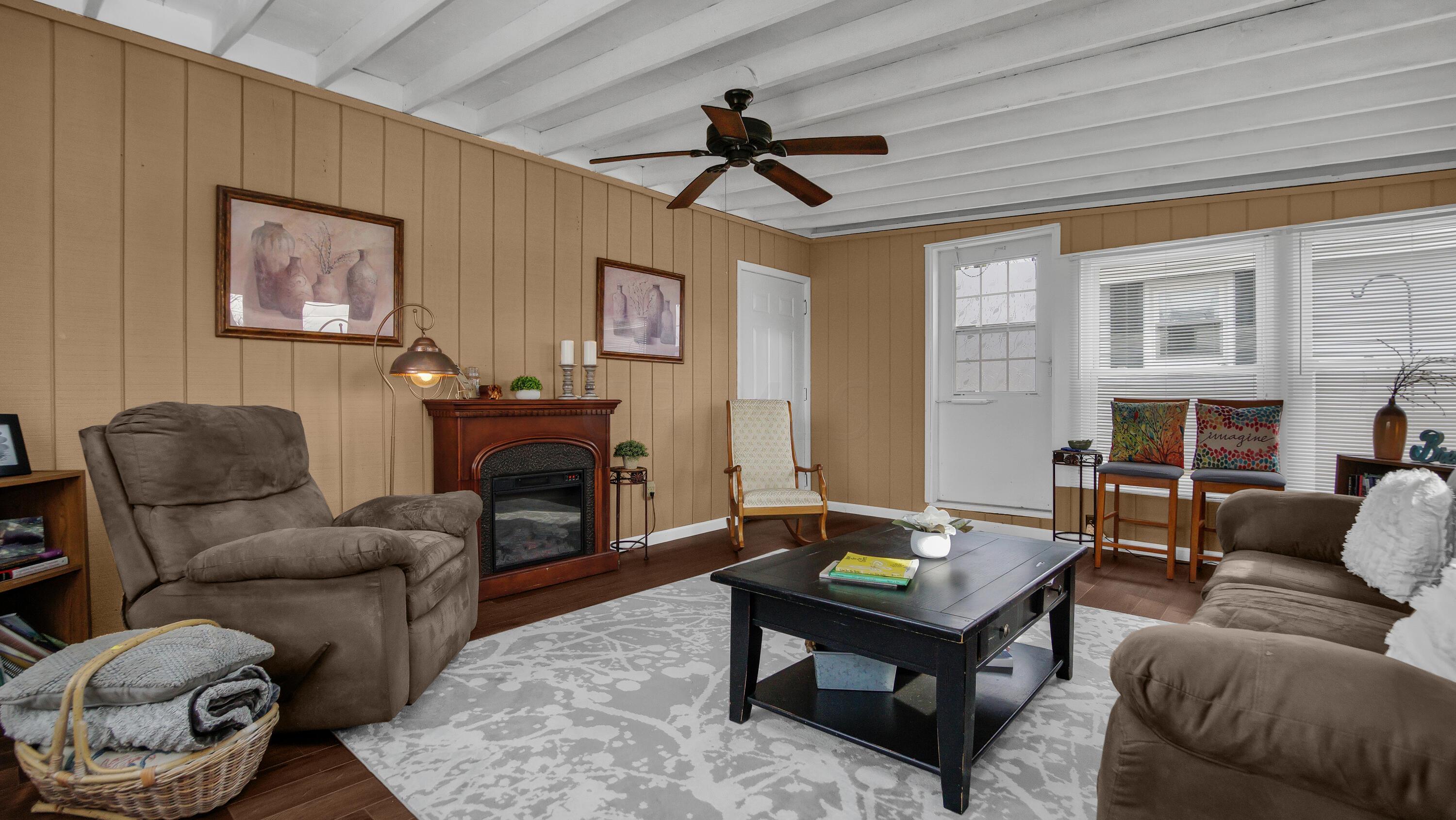 4251 Troy Road Delaware, OH 43015 - Photo 26 of 34 3 Seasons Room
